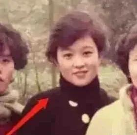 娱乐圈吃瓜和女博士吃瓜,娱乐圈与女博士的跨界吃瓜盛宴